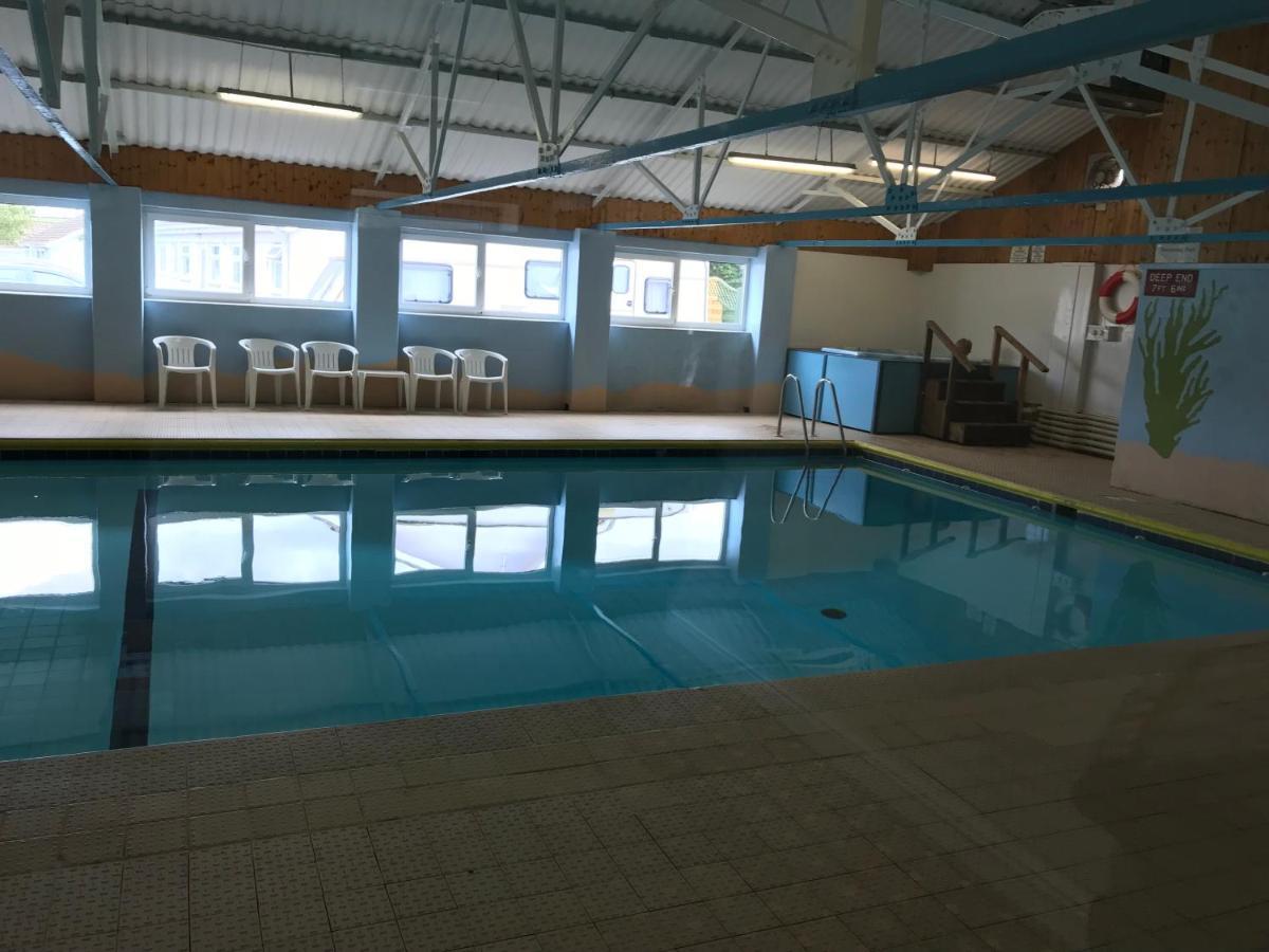 Number 43 The Gower Holiday Village Суонси Экстерьер фото